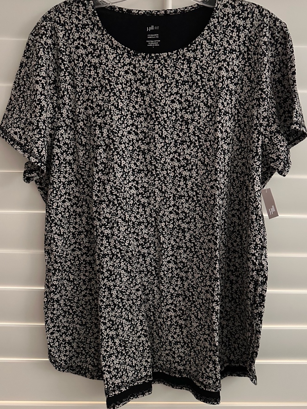 J. Jill Fit Progress Shirttail Tee Black & Off White Floral Short-Sleeve  L NWT